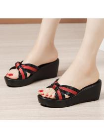 On Sale Color  Matching Fashion Slipper 