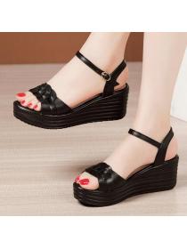High quality Matching Thick Bottoms Sandal 
