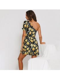 Outlet Hot Style Quality Pleated Single Shoulder Fashion Design Lemon Printed Dress