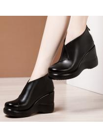 Outlet Unique Round-toe Thick Flatform Fashion Boots