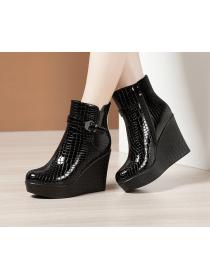 Outlet Sexy Rpund-toe Thick Flatform Crocodile pattern Boots