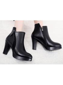 Outlet waterproof thick platform ( large size 40-43)  with velvet  Martin boots for women