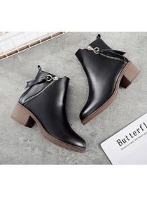 Outlet Autumn and winter new matching round head medium heel large size 40-43 Martin boots for women 