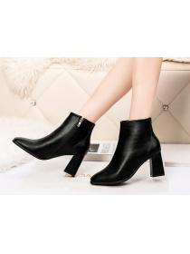 Outlet Vintage cream-colored thick heel ankle boots women's leather Martin boots 