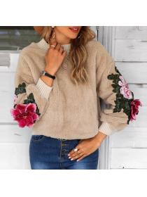 Outlet Winter new apricot color embroidered sweater