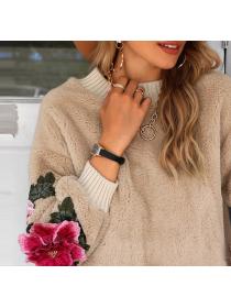 Outlet Winter new apricot color embroidered sweater