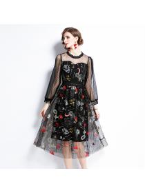 Outlet Autumn round neck embroidery gauze slim pinched waist dress