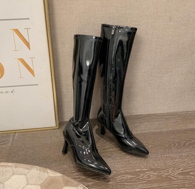 Outlet Thigh-high boots with skinny heels and pointy smooth