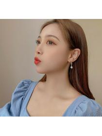 Outlet light luxury classic pearl earrings