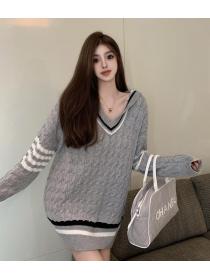 Outlet Stripe Color Matching Sweater 