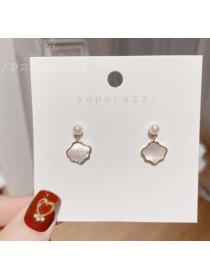 Korean Fashion Simple style temperament small shell earrings fashion student earrings