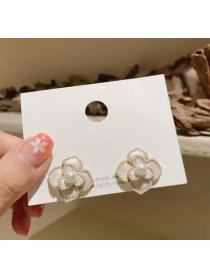 Korean style elegant French pearl flower earrings s925 silver needle luxury Vintage earrings for women