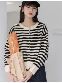 New Style Color Matching Stripe Knitting Top 