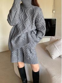 Outlet Twist tHigh-neck sweater + straight leg casual shorts Two pieces sets