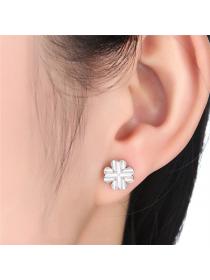 Outlet Simple style Clover Flower Earrings Silver Stud earrings