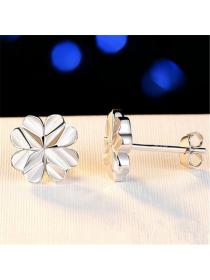 Outlet Simple style Clover Flower Earrings Silver Stud earrings