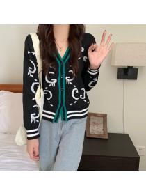 Outlet Winter Korean fashion new V-neck long-sleeved knitted cardigan for women