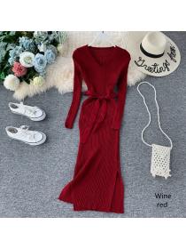 Outlet V-neck mid-length knitted long-sleeved slit long dress