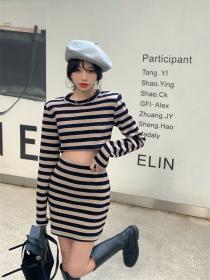 Outlet Long sleeve round neck stripe slim skirt a set