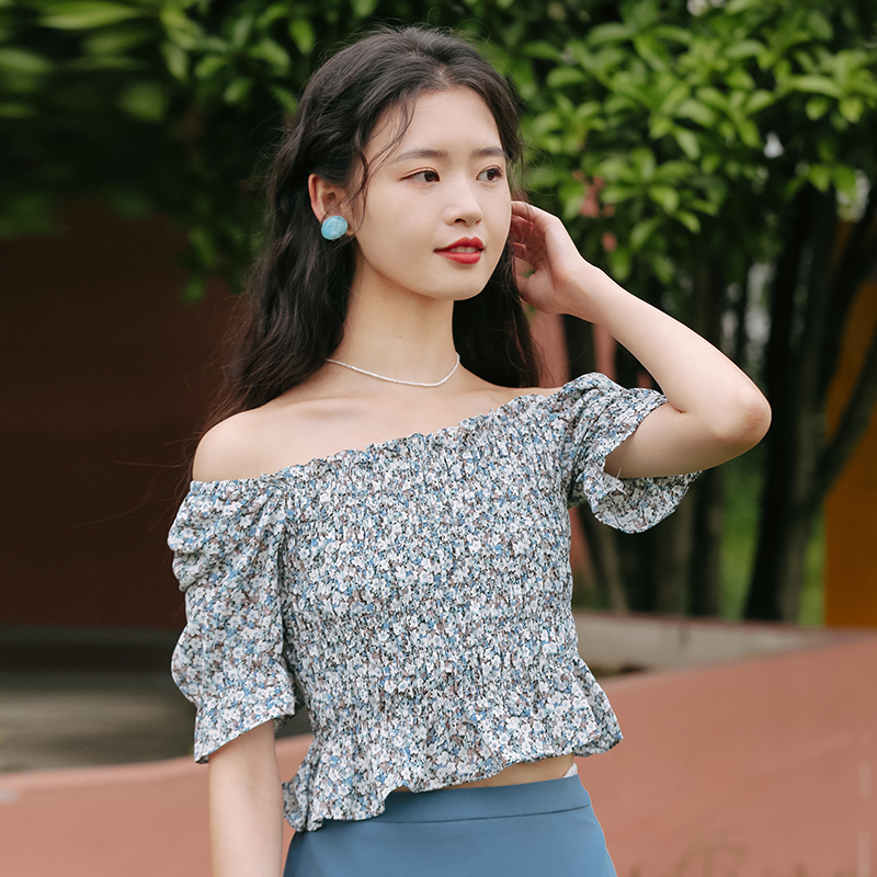 Outlet Summer floral short sleeve flat shoulder shirt