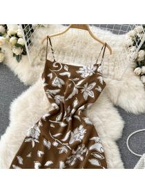 Outlet Spring retro sling irregular printing dress for women