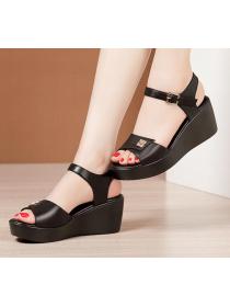 Outlet Summer new thick bottom fish-mouth fashion matching sandals