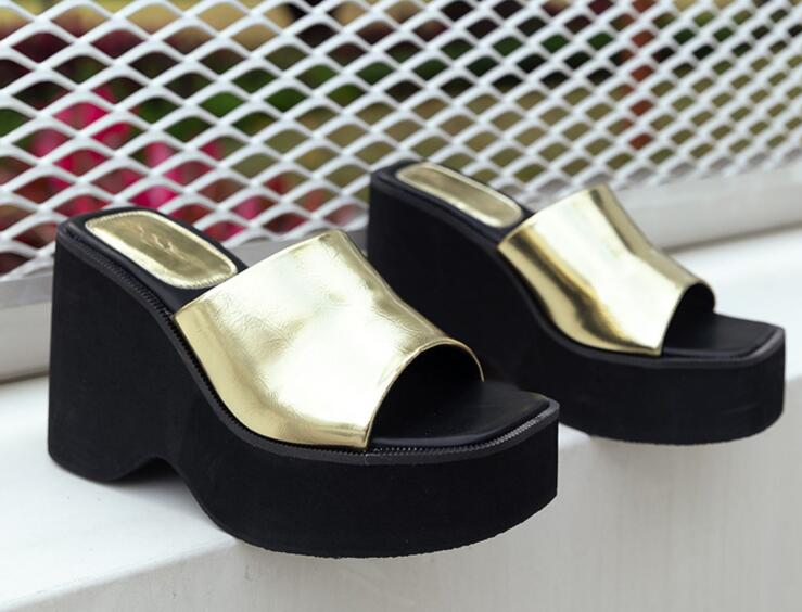 Outlet Silver and gold slippers with thick platform heels