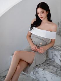 Korean Style Splicing Contrast Color One-Line Neck Slim Fit Straight Breasted Slit Pack Hip Dress