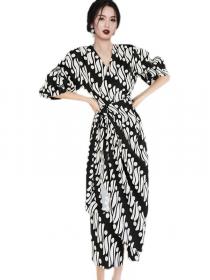 Korean style temperament V-neck   fashion print pleated waist slim dress