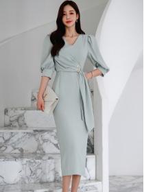 Korean Style temperament slim V-neck fashion waist and slim bag hip mid-length dress