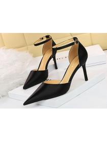 Simple style women's pointed toe satin sandals