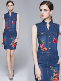 Summer Fashion V-Neck Embroidered Denim Dress Sleeveless Slim Fit Dress