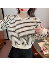 Autumn new Korean style loose short striped round neck sweater 