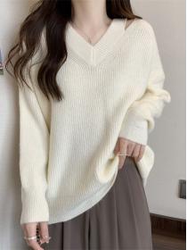 V-neck loose slimming temperament matching long-sleeved knitwear