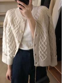 Winter new vintage style knitted cardigan Matching sweater