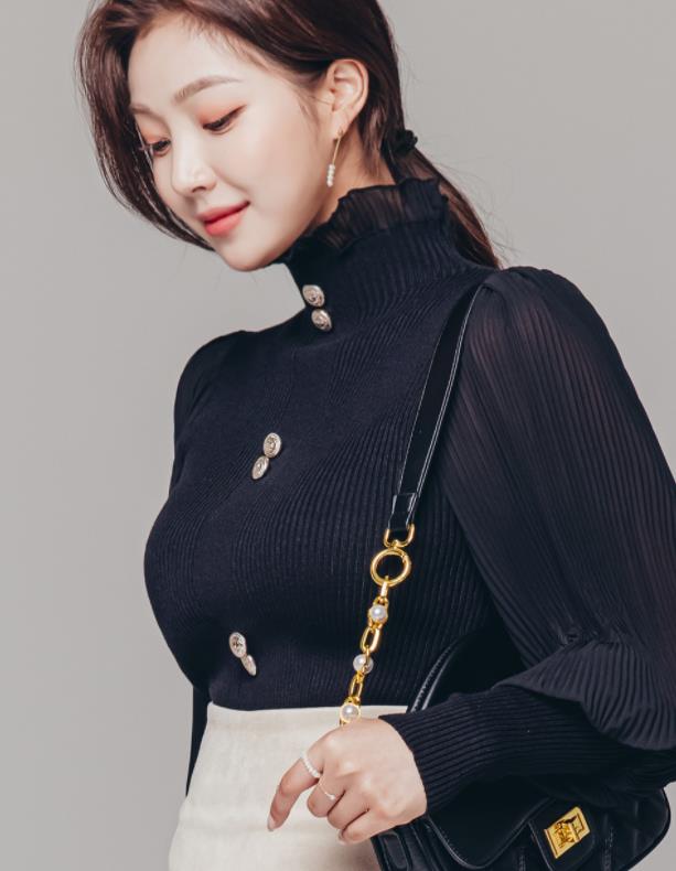 Korean Style Gauze Matching High Collars Knitting Top