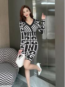 Korean style Plaid V collar Knitted Dress
