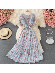 Fashion style V neck Holiday Floral Pleated dress 