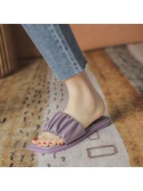 Korean style Flat-bottomed flip-flops with soft soles