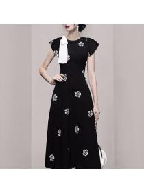 Korean style Fashion Round collar Elegant Embroidery Dress 