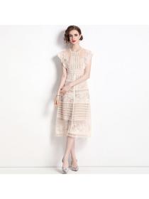 European style Fashion Sweet Embroidery Short sleeve dress 