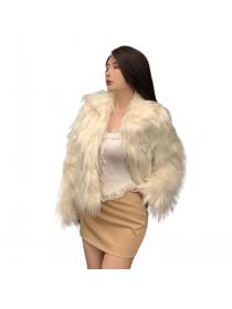 Winter fashion Fox hair White coat