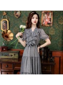 Vintage style V neck Puff sleeve Loose Waist A-line dress 